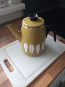 Catherine holm Norway olive green kettle