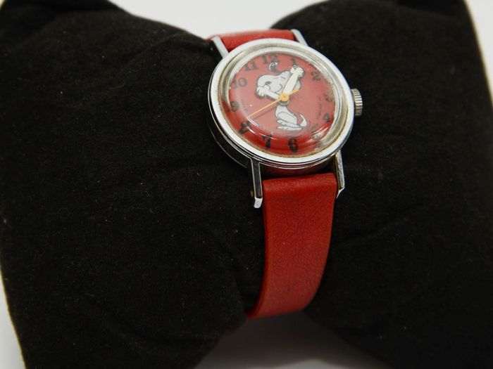 Vintage Peanuts Snoopy Timex  Watch