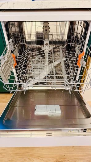 Hotpoint Aquarius Dishwasher