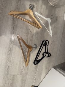 18 Clothes Hangers 15 Wooden + 3 Plastic