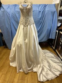 New wedding dress for sale
