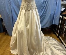 New wedding dress for sale