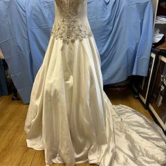 New wedding dress for sale