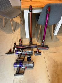 2 Dyson V10 Absolute