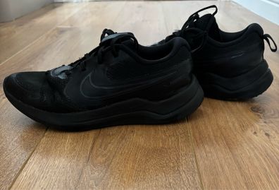 Nike Cosmic Runners Black Size 5.5