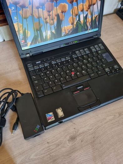 Vintage ThinkPad T42 Laptop Pentium M 1.7Ghz 1GB RAM 40GB HDD