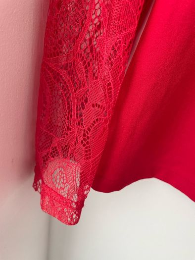 Bachelorette Paris red top size small