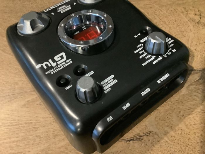 Zoom G1u (Usb) Guitar Multi-Effects Pedal box