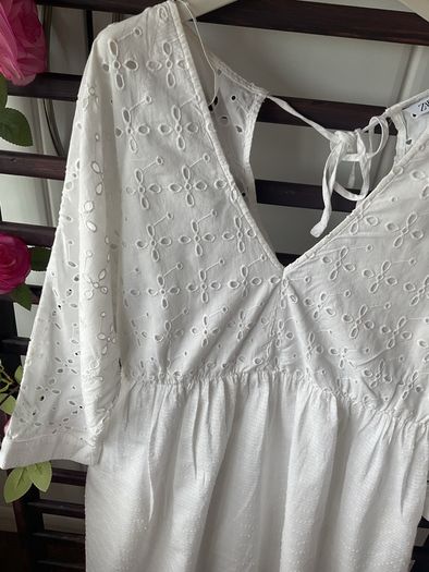 dress Zara white Broderie anglaise dress size large