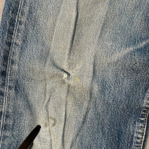 Levis 501 Vintage Made in UK W33 L32 Light Wash Blue Jeans 90s - Distressed