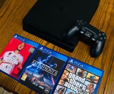 Ps4 Slim, 3 Games, 1 Controller