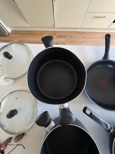 9 Piece Tefal Non-Stick Cookware Set Sold as a Set (Non-Induction)