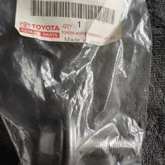 Genuine Toyota Celica Zzt23, Part 90119-12351 (bolt(for Crankshaft Pulley Set))