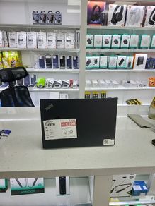 Lenovo Thinkpad i7-8665U