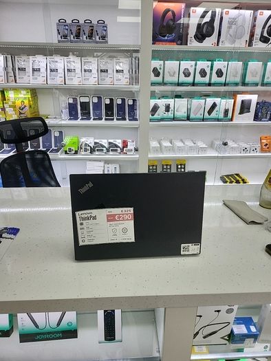 Lenovo Thinkpad i7-8665U