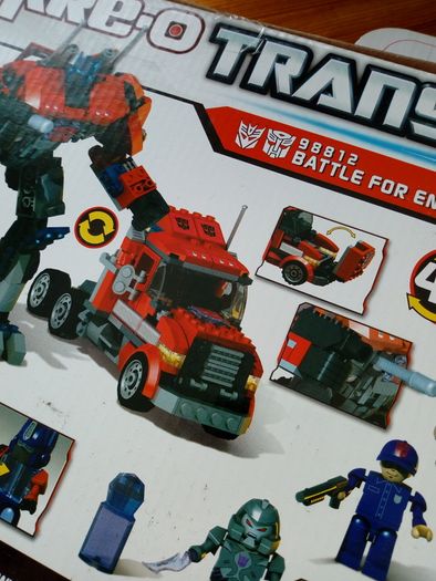Transformers KRE-O Optimus Prime v Megatron