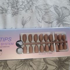 fake nails