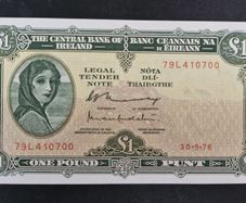 Ireland 1976 Lady Lavery 1 pound banknote