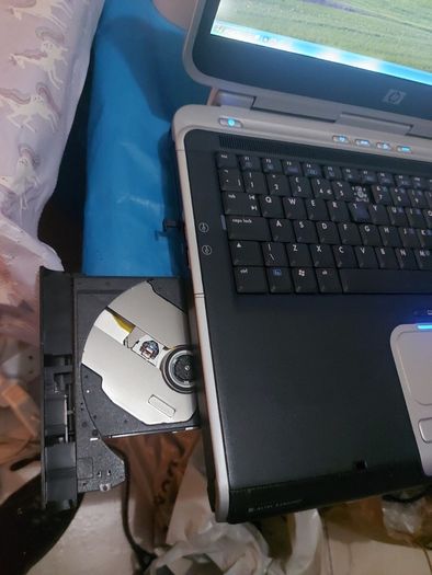 HP Pavilion zv6000, .5GB Ram, 60GB HDD, Original Windows XP, Real Genuine Vintage Laptop in excellent condition