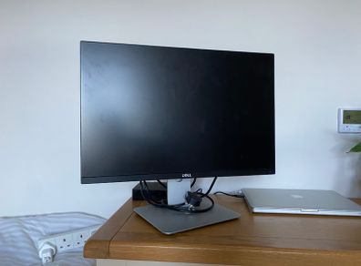 Dell ultrasharp U2415 LCD monitor 1920 x 1080