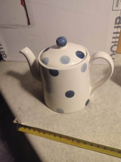 Fairmont and Main Blue Spot Earthenware Small 600ml Teapot with Lid, Blue/ Cream