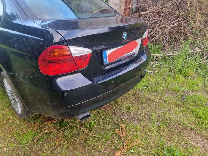 e90 boot lid