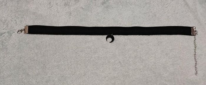 Moon Velvet Choker