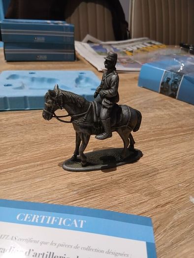 Atlas Editions 1/32 French Brigadier And Horse