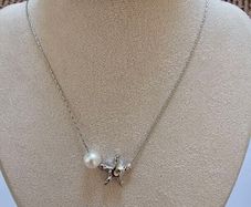 Brand New Pearl & Starfish Pendant Necklace