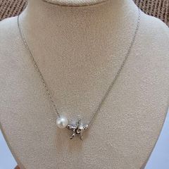 Brand New Pearl & Starfish Pendant Necklace