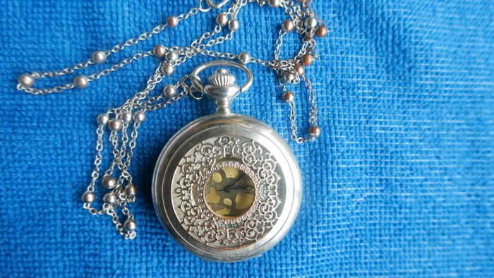 Vintage Smooth Quartz Pocket Watch