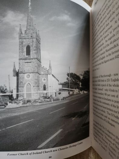 A History Of The O'dunnes. Duthai Ui Riagain ( Territory Of Ui Riagain) By Seosamh Mac Caba. First Edition Paperback In Very Good Condition.