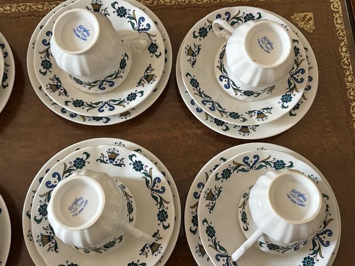 Vintage x22 pieces Tea set