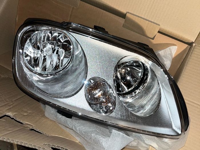 2006 Volkswagen Touran (03-06) - Headlamp (right) - 2k0941006e