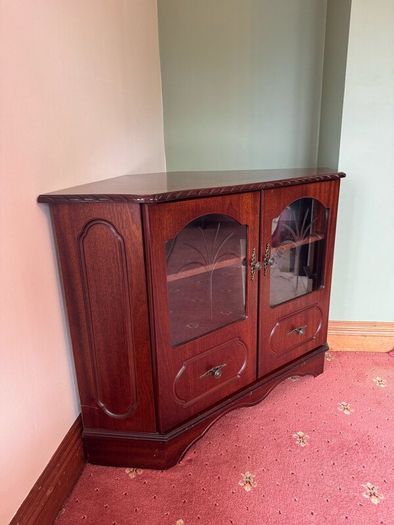 Traditional Wooden Corner Cabinet/ TV Stand