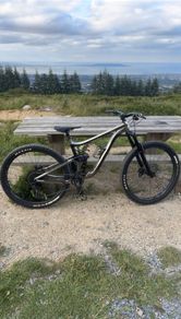 Giant Reign 2 Mountain Bike