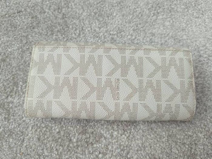 Michael Kors Cream Signature Logo Purse / Wallet