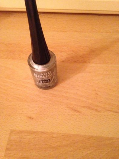 nail polish