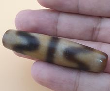 Vintage Himalayan Tibetan Zigzag Pattern Agate Bead Amulet