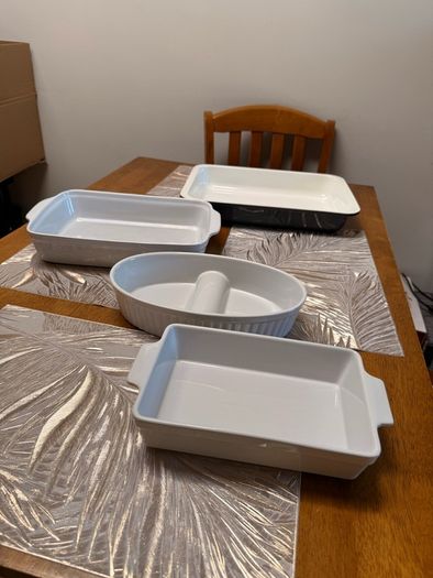 Ceramic baking trays