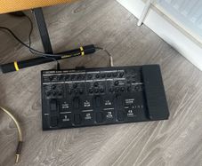 Boss me-90 multi fx pedal