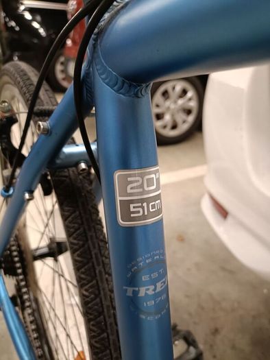 New Trek size M hybrid bike.