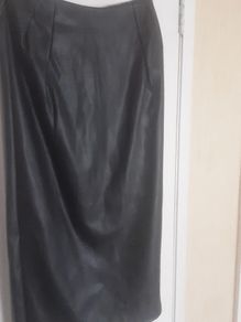 Skirt/Knee Length A-Line Pencil Skirt Leather Look  ..  Colour: Black .. Size: 8 UK / 34 Eur