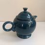 Iconic Deco-Inspired Fiesta Ware Teapot in the "Evergreen" Colourway in Excellent Condition Image 5