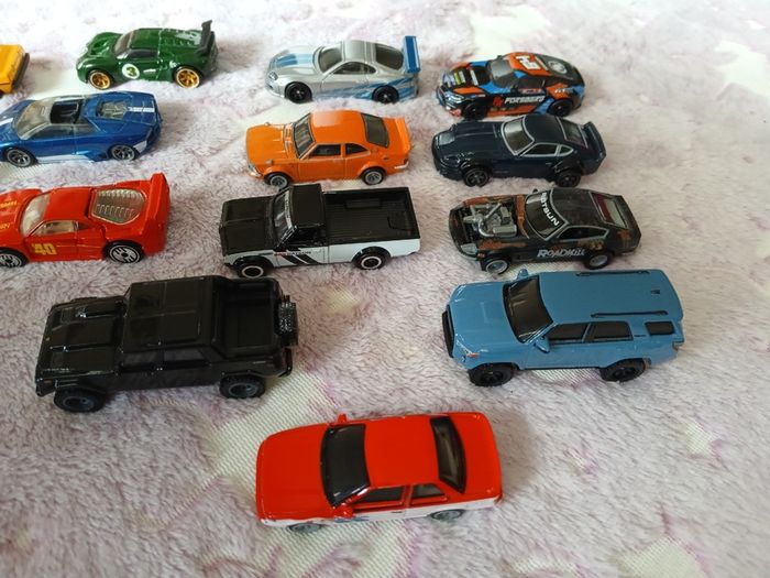 1/64 Hot Wheels Joblot X 14 Models,blackwall,real Riders,ferrari,speed Machines