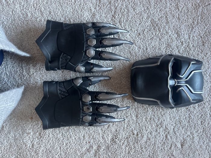 Black panther gloves and mask