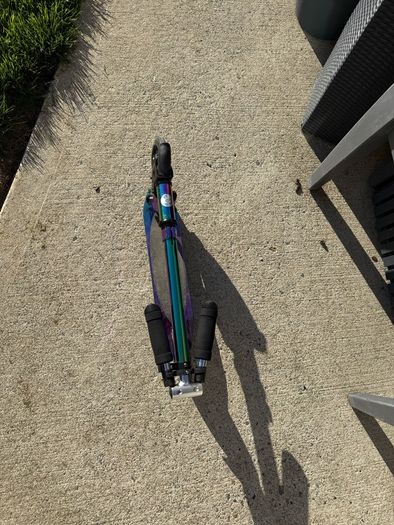 Folding scooter