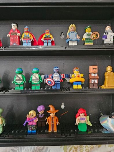 32 x variety of lego minifigures