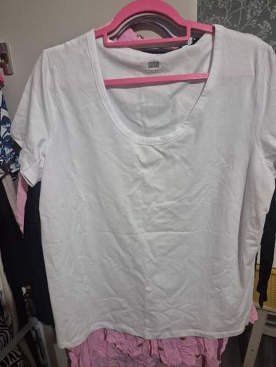 Tops size xl. All brand new some without tag. E2 each pr can do bundle on all