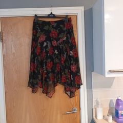 Per Una   Skirt.  Size    S.- 12.  New.